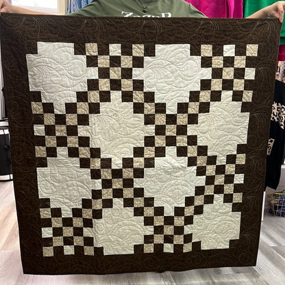 QUILT Irish Chain Chocolate 1200x1200